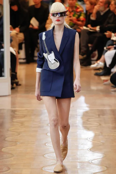 Look 33